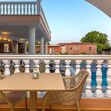 Hotel Holidays 3*